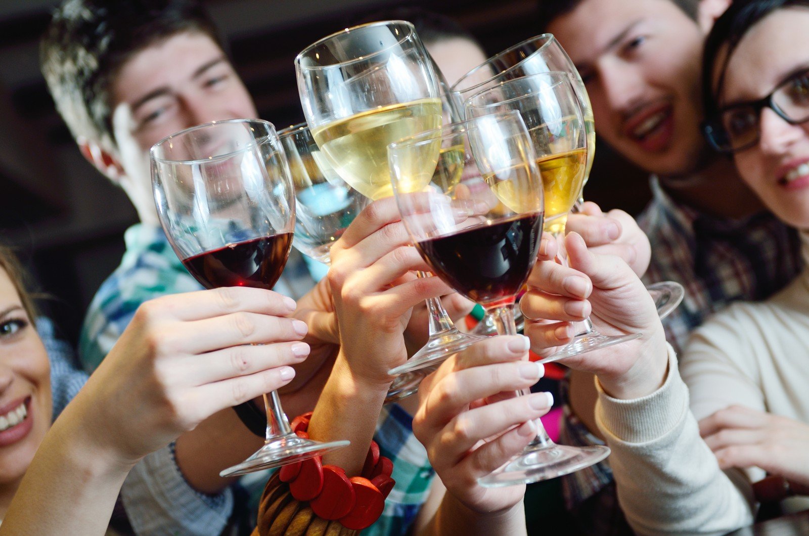 Плюсы и минусы употребления алкоголя для здоровья